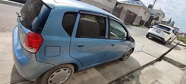 red cell: Chevrolet Aveo: 2005 г., Механика, Бензин, Хэтчбэк — 3