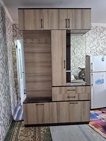 Прихожая модульная из ЛДСП под дуб с контрастной кромкой. Состав и