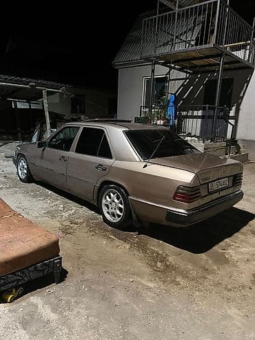 lexus 570 2019: Mercedes-Benz W124: 1992 г., 2.2 л, Механика, Бензин, Седан — 2