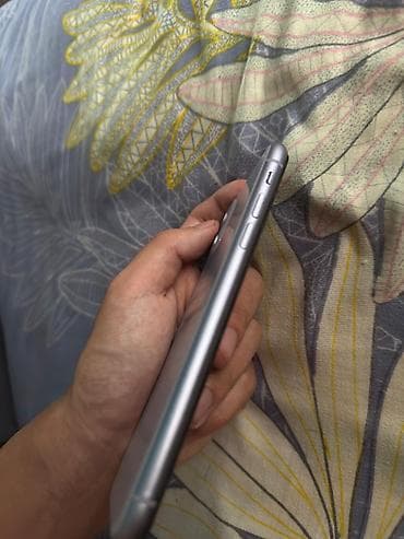 apple mac book pro i7: IPhone 11 — 3