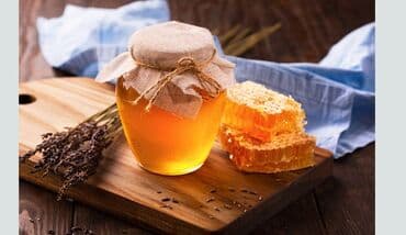 Продается мед . разноцвет . Алтайский. 💯% натуральный at lalafo.kg Продается мед . разноцвет . Алтайский. 💯% натуральный