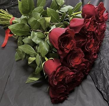 бука эт: Большой букет из бархатных темно-красных роз. - Классические крупные — 1