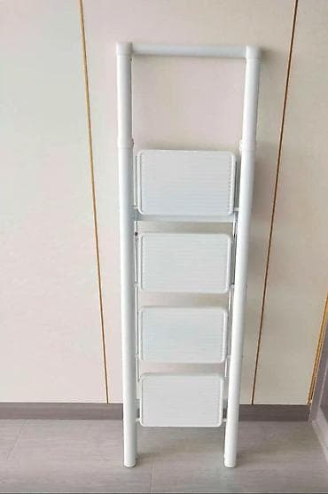 Готовые балясины: Складная стремянка с 5 широкими ступенями. - Материал: металлическая — 4