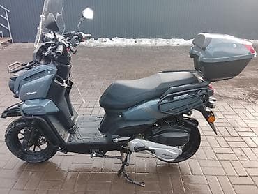 сукутер танк: Скутер-туринг с ветровым стеклом и кофром - Тип: бензиновый скутер с — 1