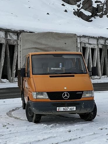 mersedes 203: Грузовой бортовой фургон Mercedes-Benz Sprinter 210D (оранжевый) - — 1