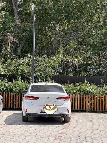 mazda 6: Hyundai Sonata: 2017 г., Седан — 2
