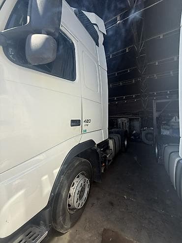 крыло аутбек: Тягач, Volvo, Без прицепа — 3