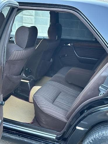Продажа авто: Mercedes-Benz W124: 1990 г., 2.3 л, Автомат, Бензин, Седан — 8