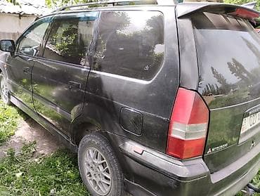 муравей с кабинай: Mitsubishi Chariot: 1999 г., Минивэн — 4