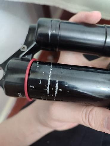 Велозапчасти: Продам под восстановление мертвый амортизатор RockShox Vivid Air R2С — 4