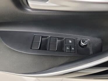 срочно в связи с переездом: Toyota Corolla: 2024 г., 1.8 л, Вариатор, Бензин — 8