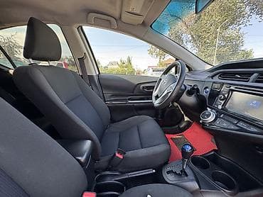 Toyota Prius C: 2017 г., 1.5 л, Автомат, Гибрид, Хэтчбэк — 10