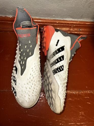 бутсы nike: Бутсы для футбола (2 пары) 1) Adidas Predator (бело‑серые с чёрными — 3