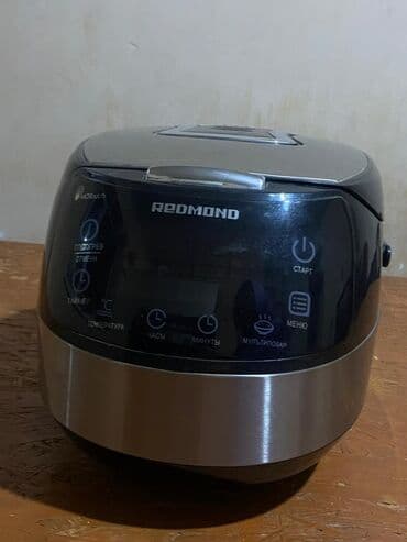 Мультиварка Redmond - Электронное управление, сенсорные кнопки на
