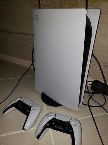 Игровая консоль PlayStation 5 (без дисковой версия) с двумя