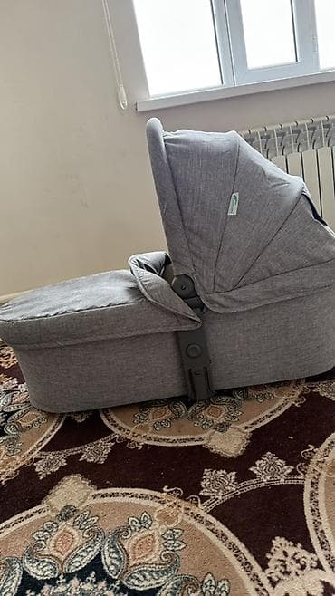 коляска с автолюлькой: Детская гарнитура, Для мальчика, Дерево, цвет - Серый — 1