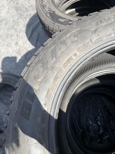 65: Шины 235 / 65 / R 18, Зима, Б/у, Комплект, Легковые, Япония, Bridgestone — 3
