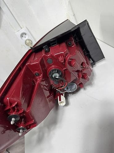 cadillac escalade: Задний фонарь (правый задний наружный ) для Kia Sorento — 3