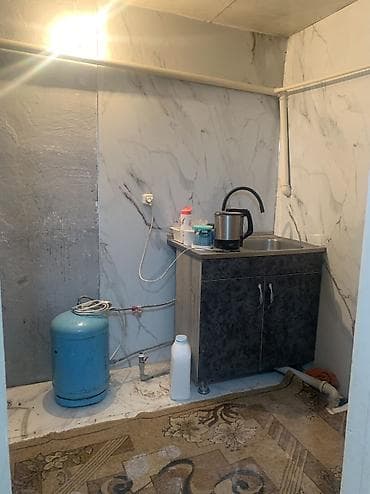 Үйлөрдү ижарага берүү: Үй, 60 м², 3 бөлмө, Менчик ээси, Эски ремонт — 4