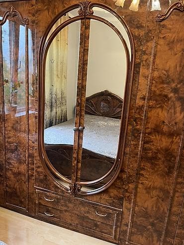 спаль: Спальный гарнитур в классическом стиле, натуральный теплый оттенок — 1