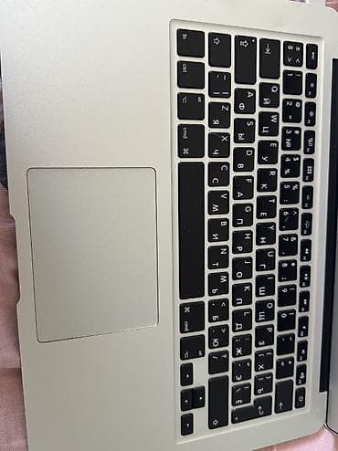 macbook pro 15 retina: MacBook Air 13” 2015 Есть небольшие вмятины слева от клавиатуры, скол — 4