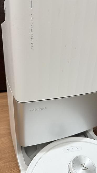 Робот-пылесос Roborock с многофункциональной базой (Multifunctional — 1