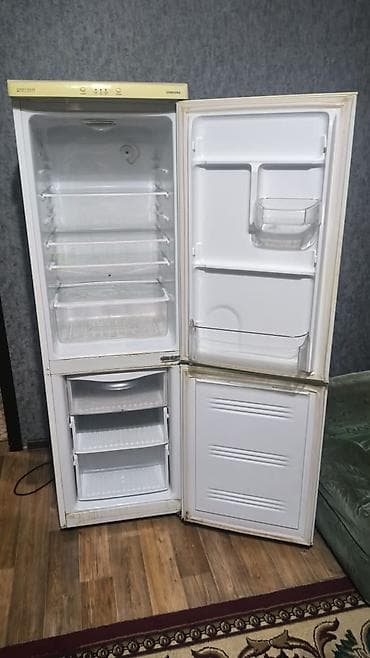 Холодильник Samsung, двухкамерный, нижняя морозильная камера lalafo.kg да Холодильник Samsung, двухкамерный, нижняя морозильная камера