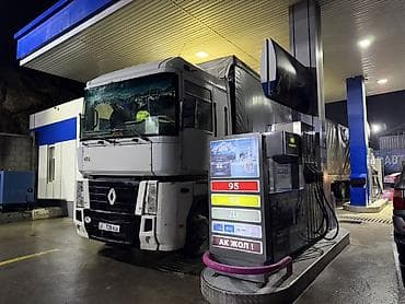 lexus 350h: Тягач, Renault, 2008 г., Тентованный — 1