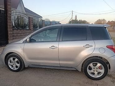 бюджетные авто: Toyota Ist: 2003 г., 1.5 л, Автомат, Бензин, Хэтчбэк — 3