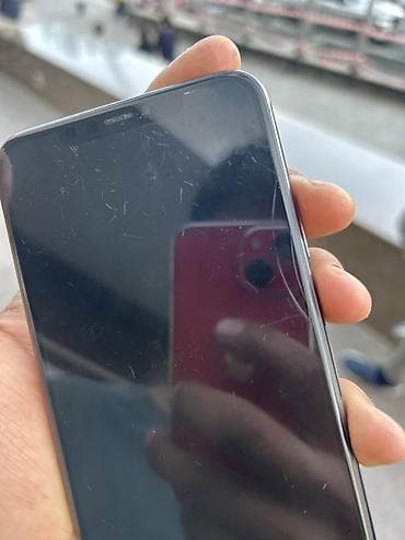 iphon xs max: IPhone 11 Pro Max, Б/у, 256 ГБ, Desert Titanium, Чехол, 67 % — 5