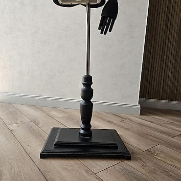 полки мебель: Женский манекен на стойке с регулируемой высотой в идеальном состояние — 2