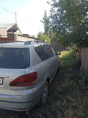 бар авто: Toyota Avensis Verso: 2003 г., Универсал — 4