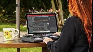 караоке апарат: M-Audio Oxygen Pro Mini — компактный USB/MIDI-контроллер для — 5