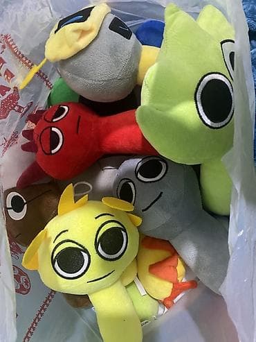 Плюшевые игрушки SPRUNKI каждый по 50сом, 18штук. герои из популярной