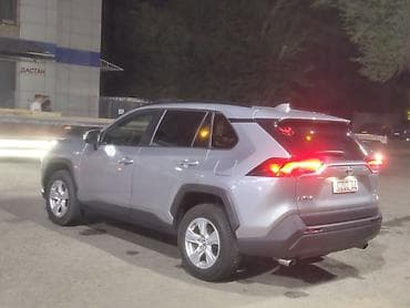 авто портер: Toyota RAV4: 2021 г., 2.5 л, Автомат, Гибрид, Кроссовер — 5