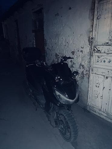 кок талаа: Скутер/мопед, черный цвет, городской тип кузова. Основные — 2