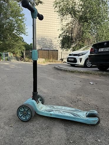 Детский транспорт: Детский самокат, Трёхколёсный, Б/у — 2