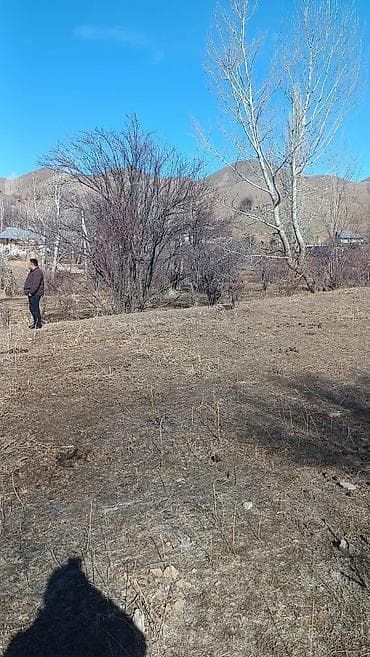 фурманова 23: 17 соток, Для строительства — 1