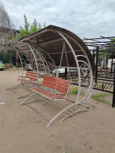 скамейка фото: Садовые качели Металл, Со спинкой, С крышей — 16