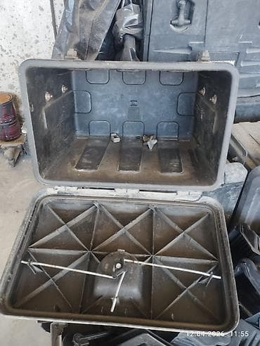 ящик для пчёл: Инструментальный ящик для полуприцепа Kögel - Оригинальный — 3