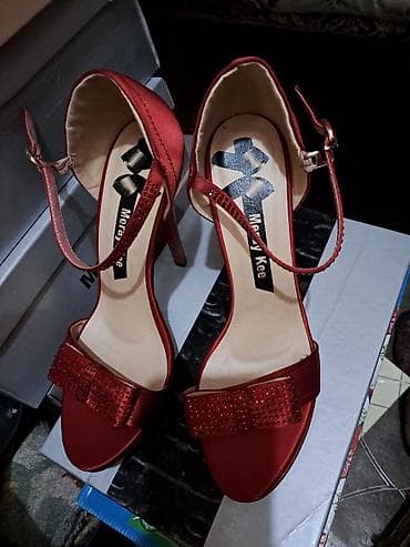 Жеке буюмдар: 1). Вечерняя обувь. На выпускной. 39размер, Merry Kea. За — 5