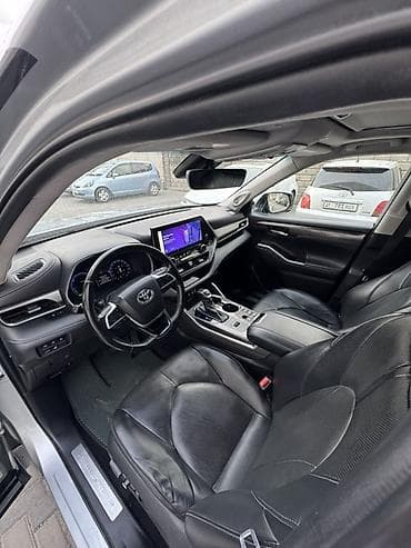 авто минивен 7 мест: Toyota Highlander: 2023 г., 2.5 л, Автомат, Гибрид, Кроссовер — 2
