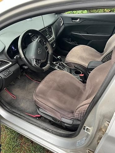 spark 2012: Hyundai Solaris: 2017 г., 1.4 л, Механика, Бензин, Седан — 4