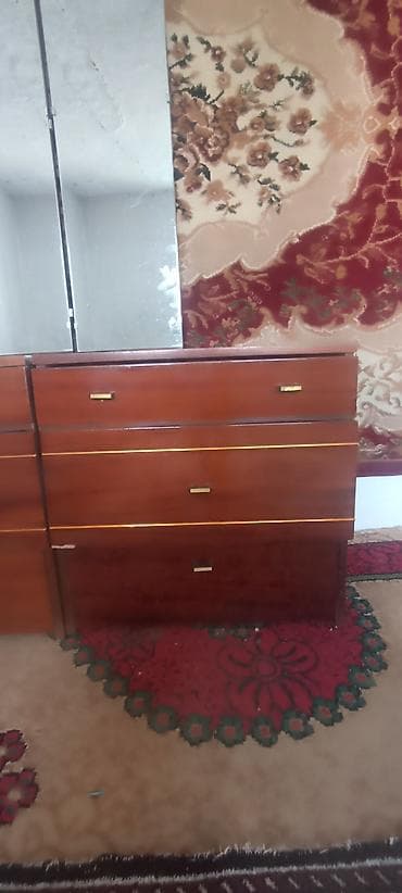 Кийим үчүн комод, Күзгүсү менен, Башка материал, түсү - Күрөң