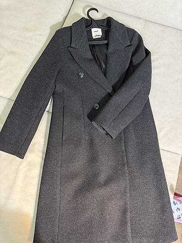 женские сапошка: 3500 за две вещи Размер с-м Два женских верхних изделия. 1) Парка — 2