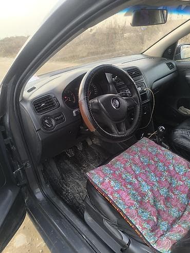 авто поло: Volkswagen Polo: 2015 г., 1.6 л, Ручные, Бензин, Седан — 2