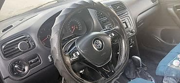 Volkswagen Polo: 2015 г., 1.6 л, Автомат, Бензин, Седан