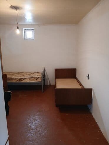 аренда частный дом ош: 30 м², 1 комната, Утепленный, Бронированные двери, Подвал, погреб — 1