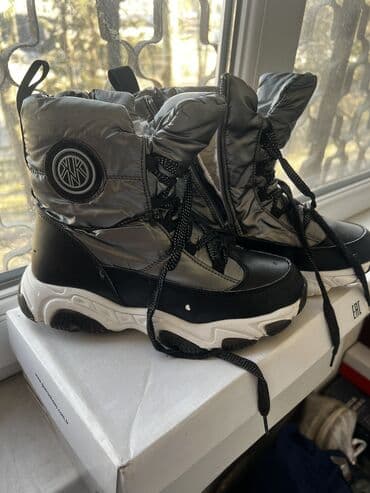 фирменная обувь из италии: Б/у - Угги короткие из замши, карамельный цвет, на толстой резиновой — 3