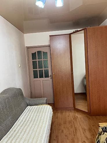 квартиру токмак: 3 комнаты, 58 м², 104 серия, 4 этаж — 10